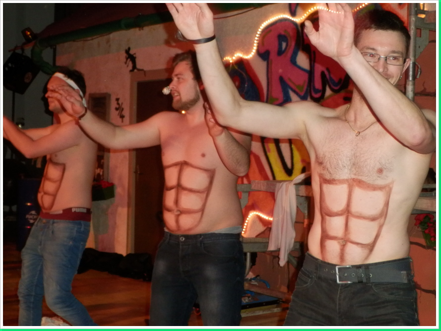 p2270002_jpg__narrenballmontag__x18x