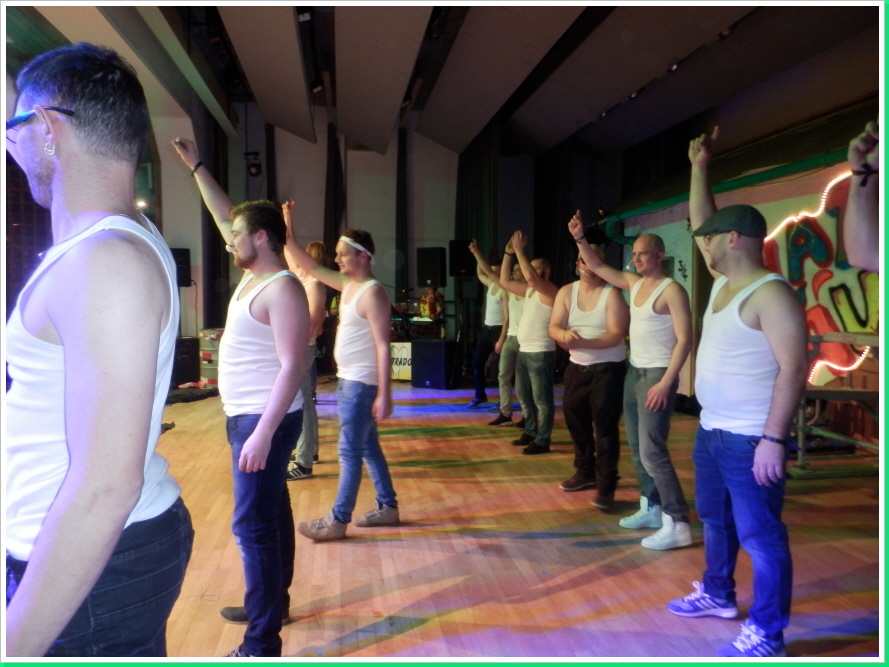 p2270002_jpg__narrenballmontag__x19x