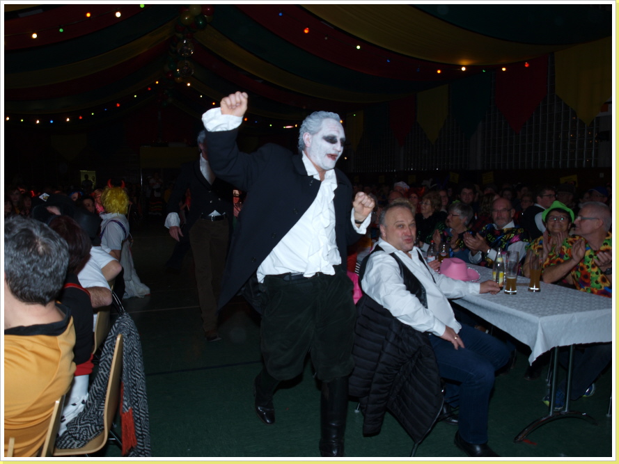 p2259711_jpg__narrenballsamstag__x16x
